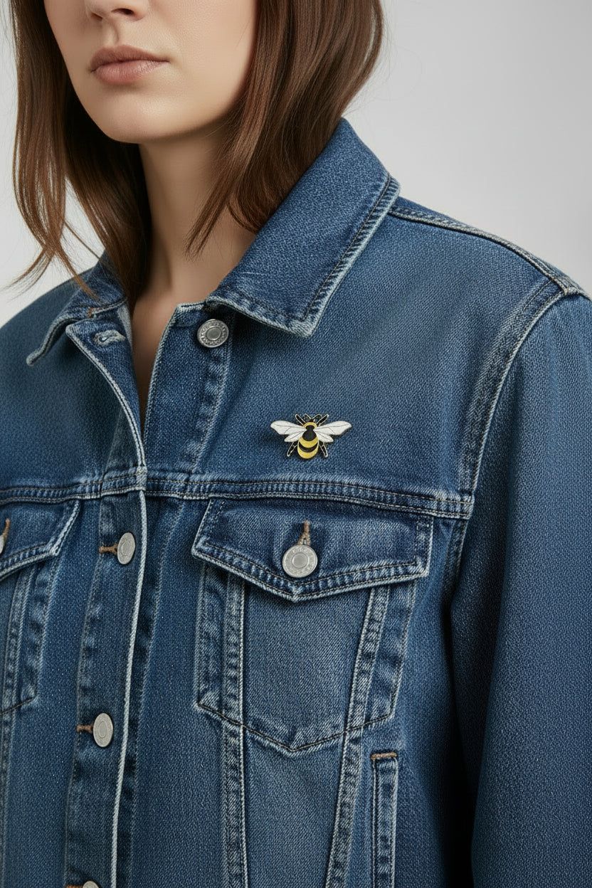Trendy Bee Enamel Pin / Edgy Insect - Style Badge / Suitable For Bags, Clothing / Durable Decorative Pins / Perfect